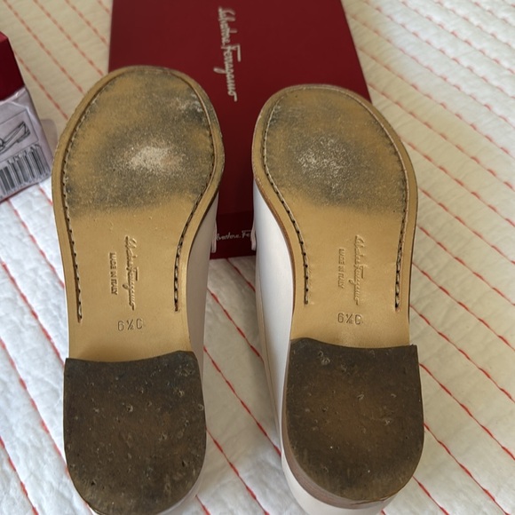 SALVATORE FERRAGAMO ROLO LOAFERS SHOE SZ 6 1/2 gently used excellent condition - Picture 9 of 11